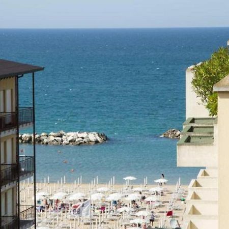 Hotel Nautilus Cattolica Exterior photo