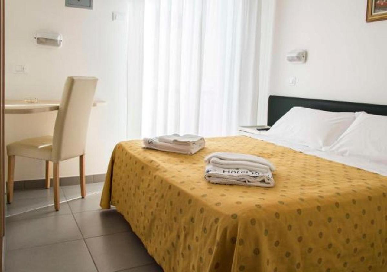 Hotel Nautilus Cattolica Room photo